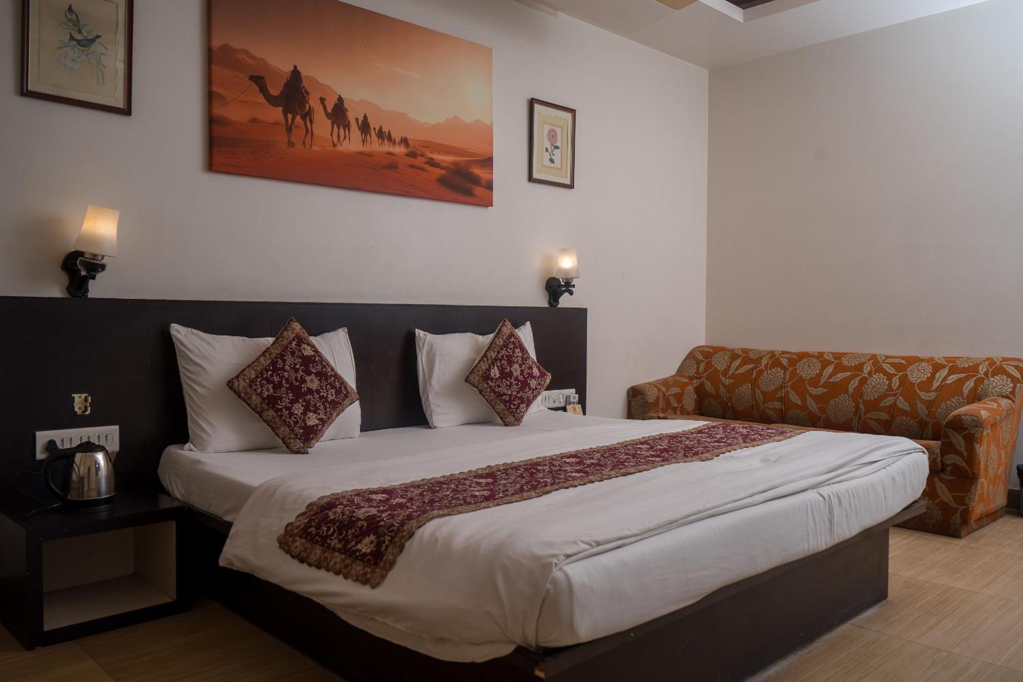 Hotel Ruby Jaipur Bagian luar foto