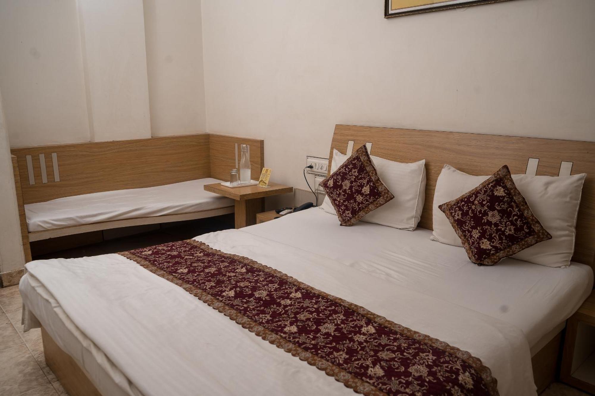 Hotel Ruby Jaipur Bagian luar foto