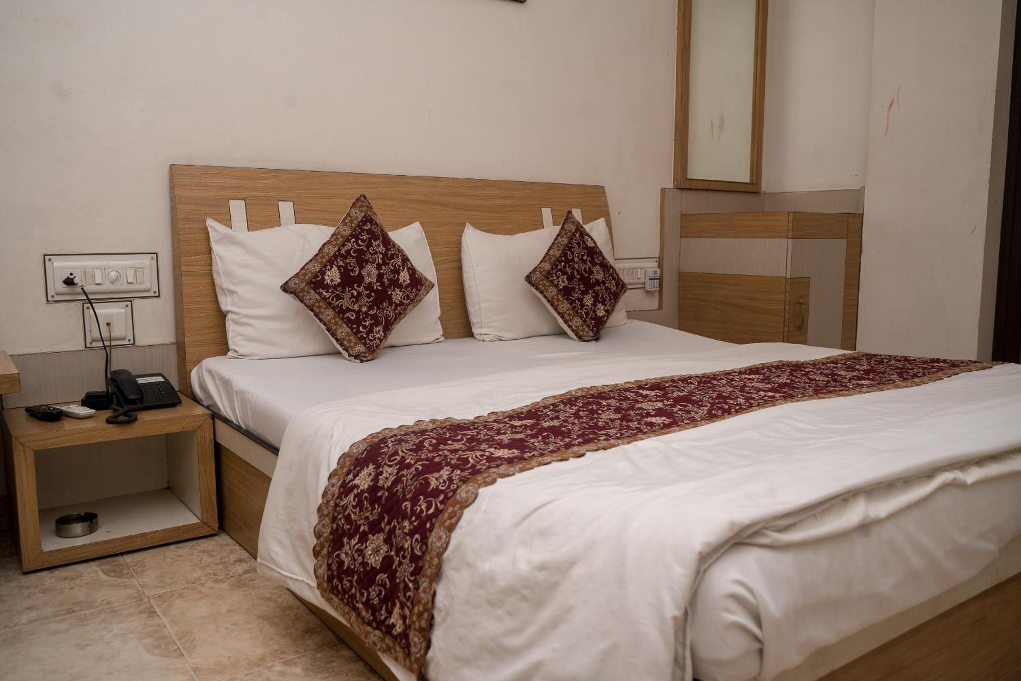 Hotel Ruby Jaipur Bagian luar foto