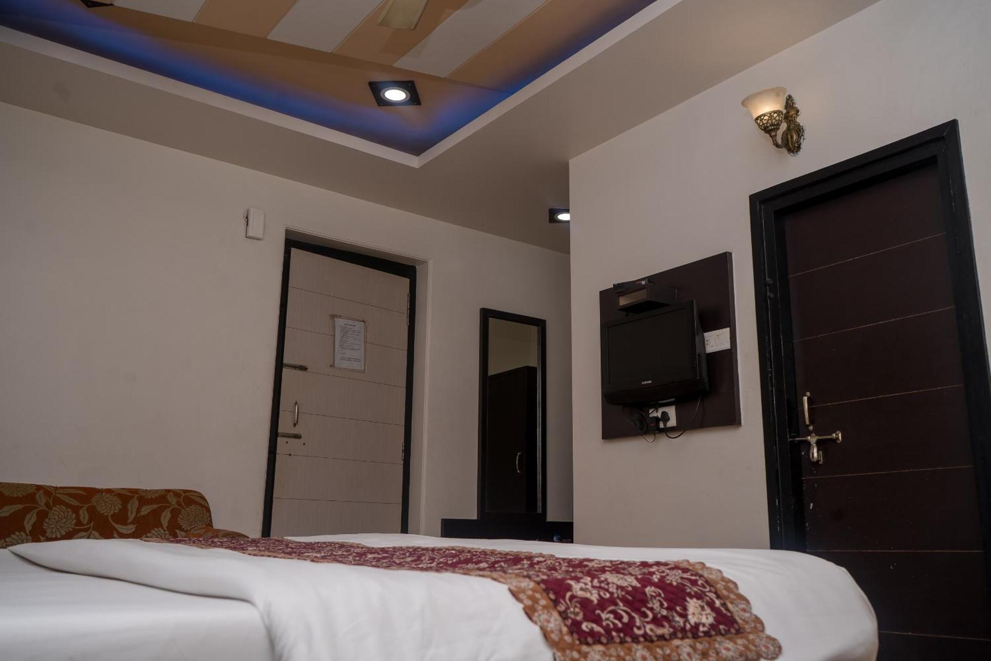 Hotel Ruby Jaipur Bagian luar foto